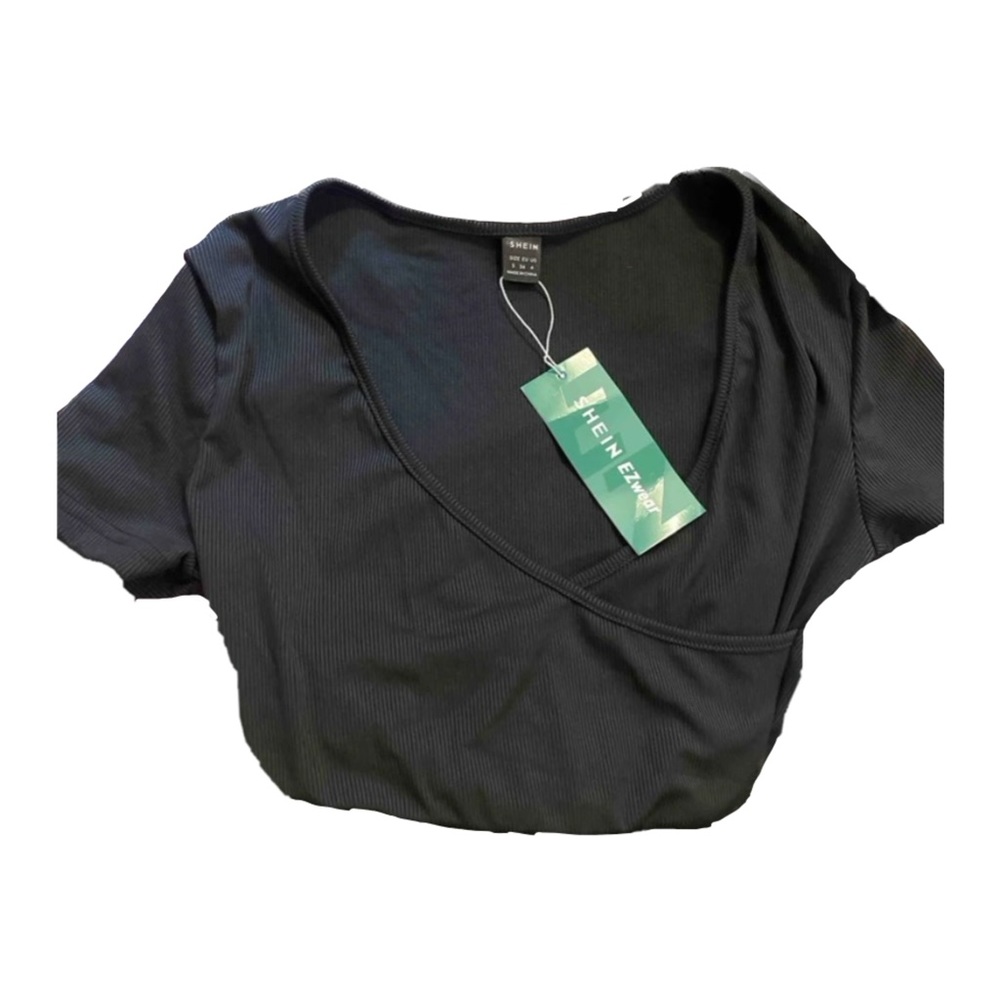 SHEIN Ribbed Crop Top Tee - Picture 3 of 3